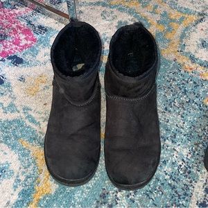 black ugg, mini , size 8 .